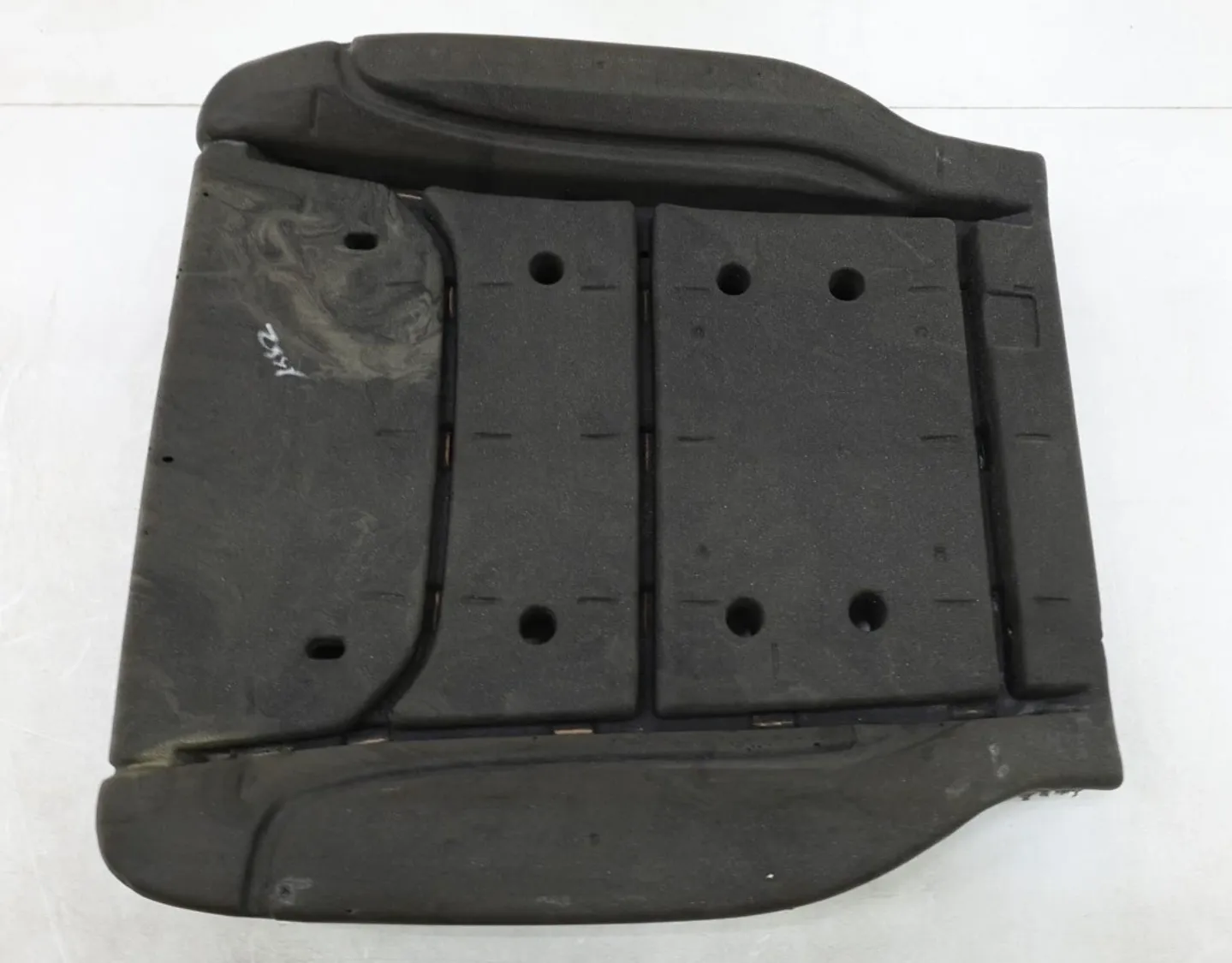 1947371-89-C Пінопластова вставка подушки переднього сидіння — лише ліва сторона з вентиляційним отвором FRONT SEAT CUSHION FOAM LEFT HAND ONLY WITH VENT