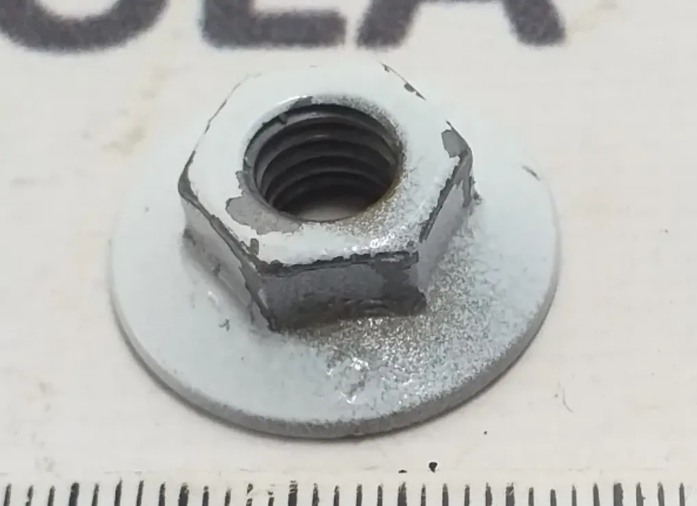 1046842-00-A Гайка фланцева шестигранна M8 клас міцності 10 NUT