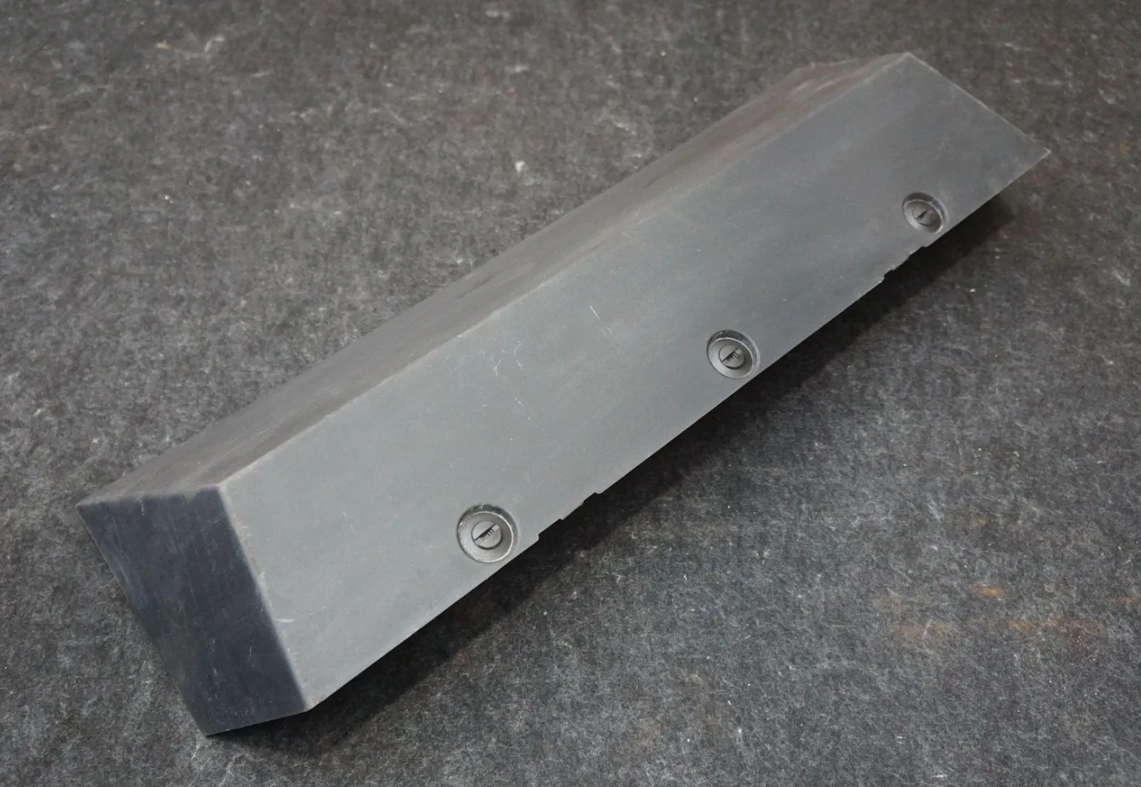 1896373-00-A Сервісна заглушка фаркопа TRAILER HITCH COVER – SERVICE