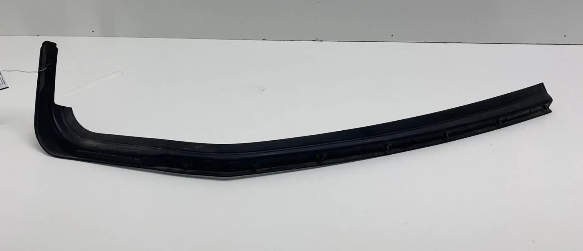 1808604-98-D Аероущільнювач кришки POWERGATE — права сторона POWERGATE AERO SEAL – RIGHT HAND