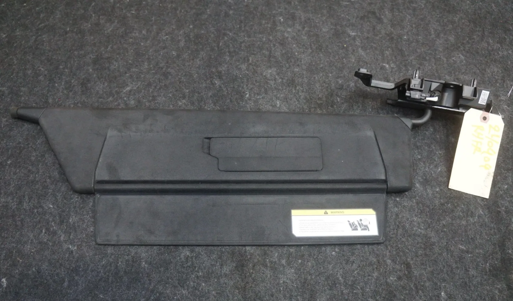 1950247-00-E Комплект сонцезахисного козирка — лівий бік SUN VISOR ASSEMBLY – RIGHT HAND