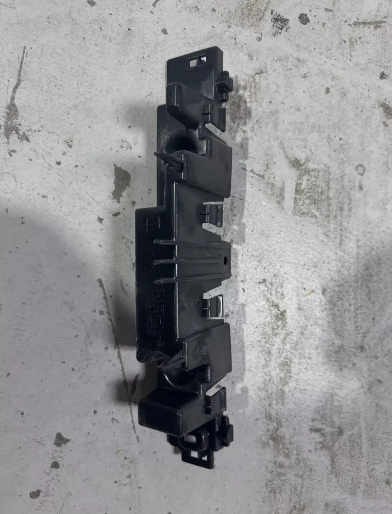 1815269-00-B Центральний опорний кронштейн SUPPORT BRACKET – CENTER
