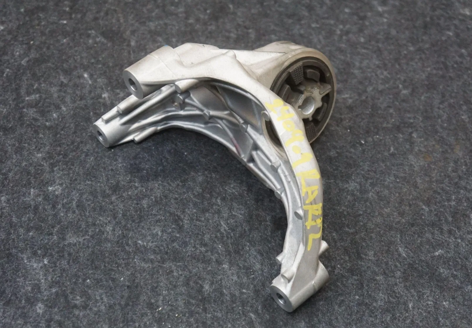 1923000-00-C Кріплення інвертора INVERTER MOUNT