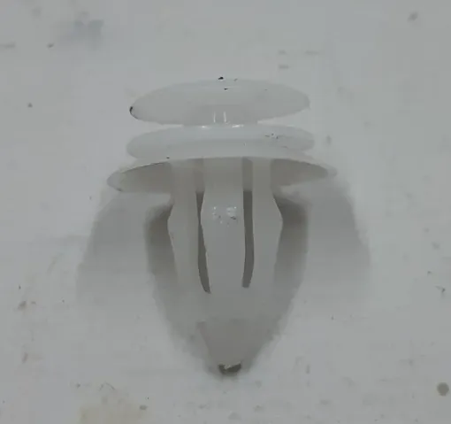 1016078-00-B Кріпильний кліп для обшивки для панелі товщиною 1.7–3 мм з отвором 7 мм TRIM CLIP