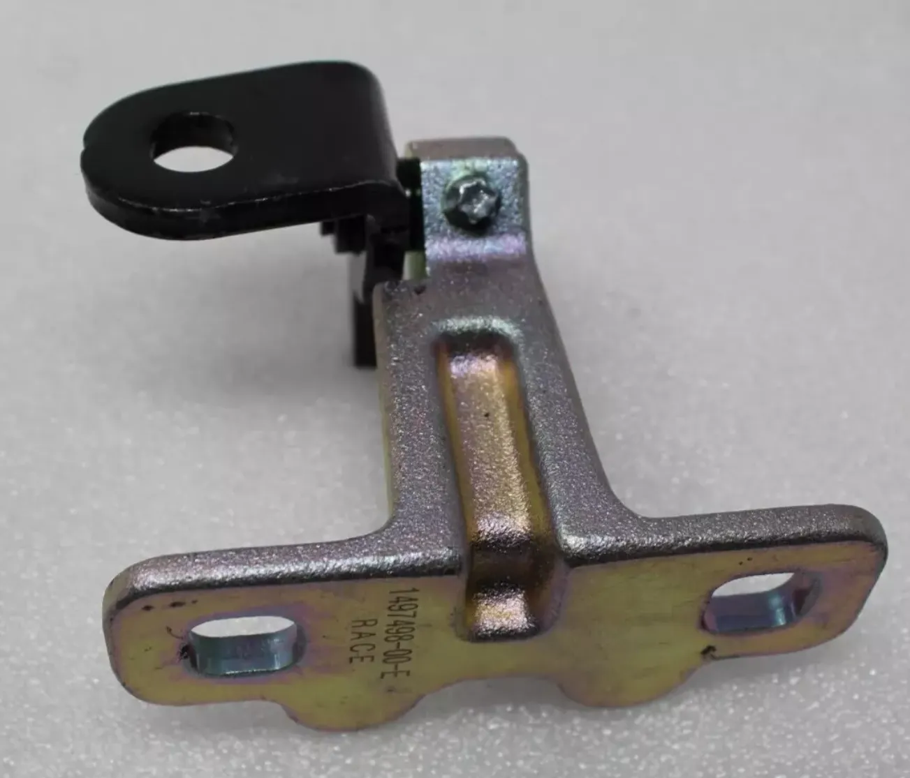 1801464-ST-A Верхня петля задніх дверей права DOOR HINGE – REAR – UPPER – RIGHT HAND