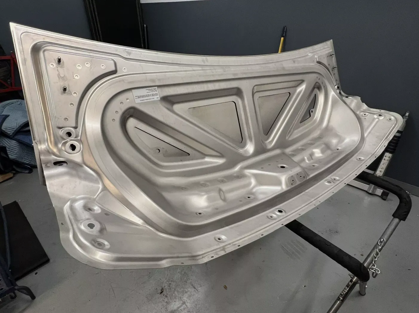 2045100-00-A Збірка переднього багажника з електроприводом ASSEMBLY – POWERED FRONT TRUNK