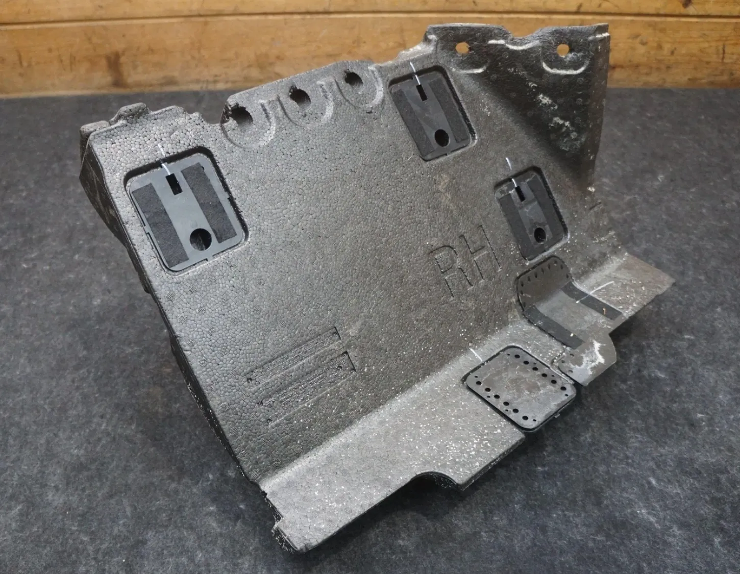 1877847-00-E EPP підніжжя — пасажирська сторона FOOTWELL EPP – PASSENGER