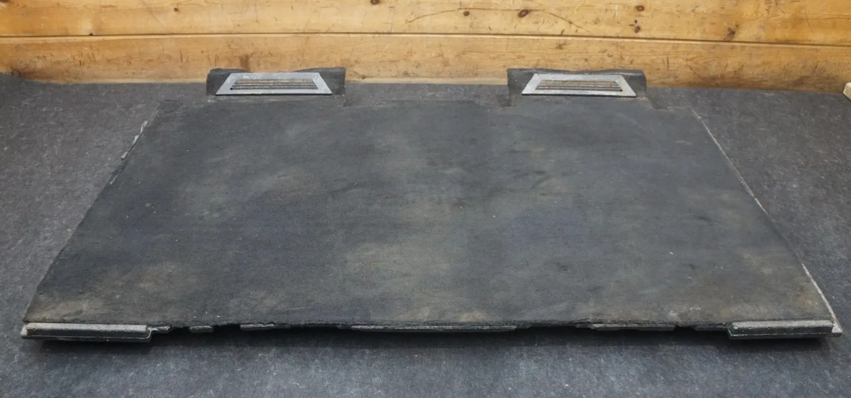 1877871-00-F Збірка заднього килимка REAR CARPET ASSEMBLY