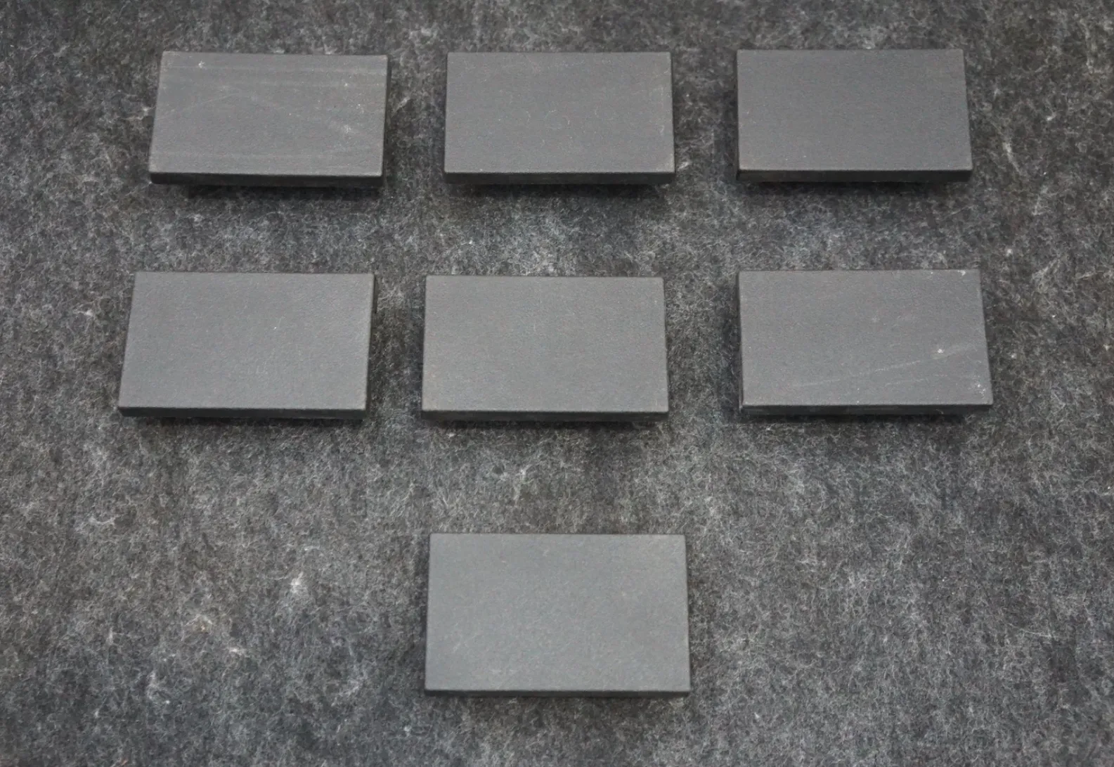 1818788-00-D Кришка кріплення підлоги вантажної платформи BED FLOOR FASTENER CAP