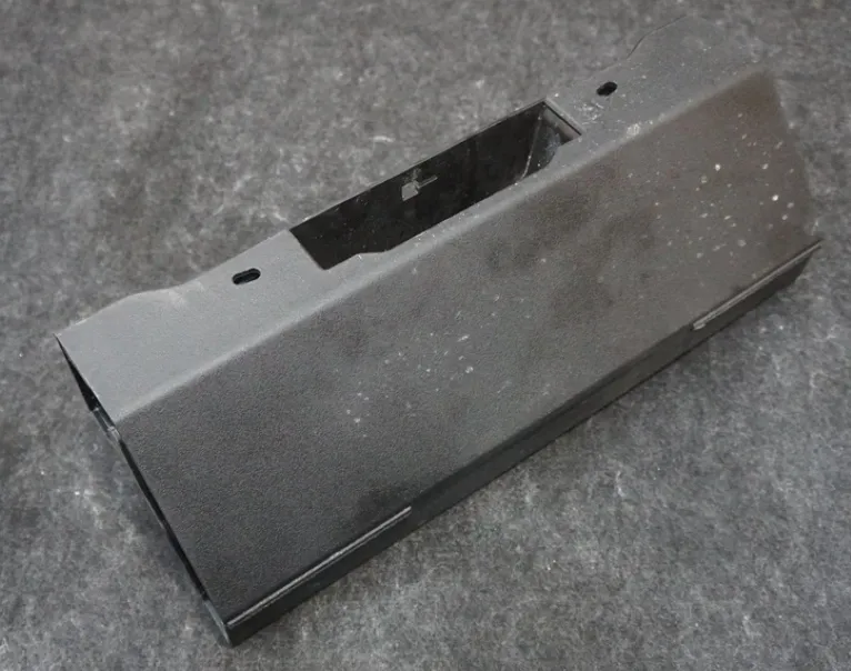 1894877-00-A Накладка на поперечину підйомника сидіння першого ряду FIRST ROW SEAT RISER CROSSMEMBER COVER