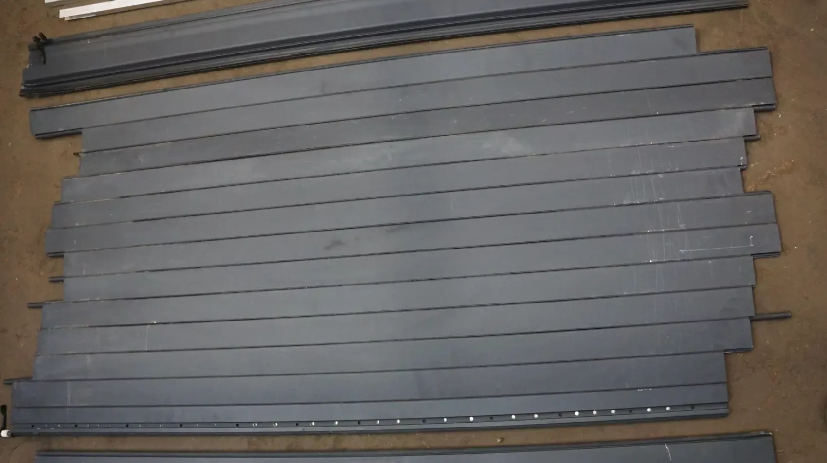 1906561-00-D Решітчаста система тонно SLAT SYSTEM – TONNEAU