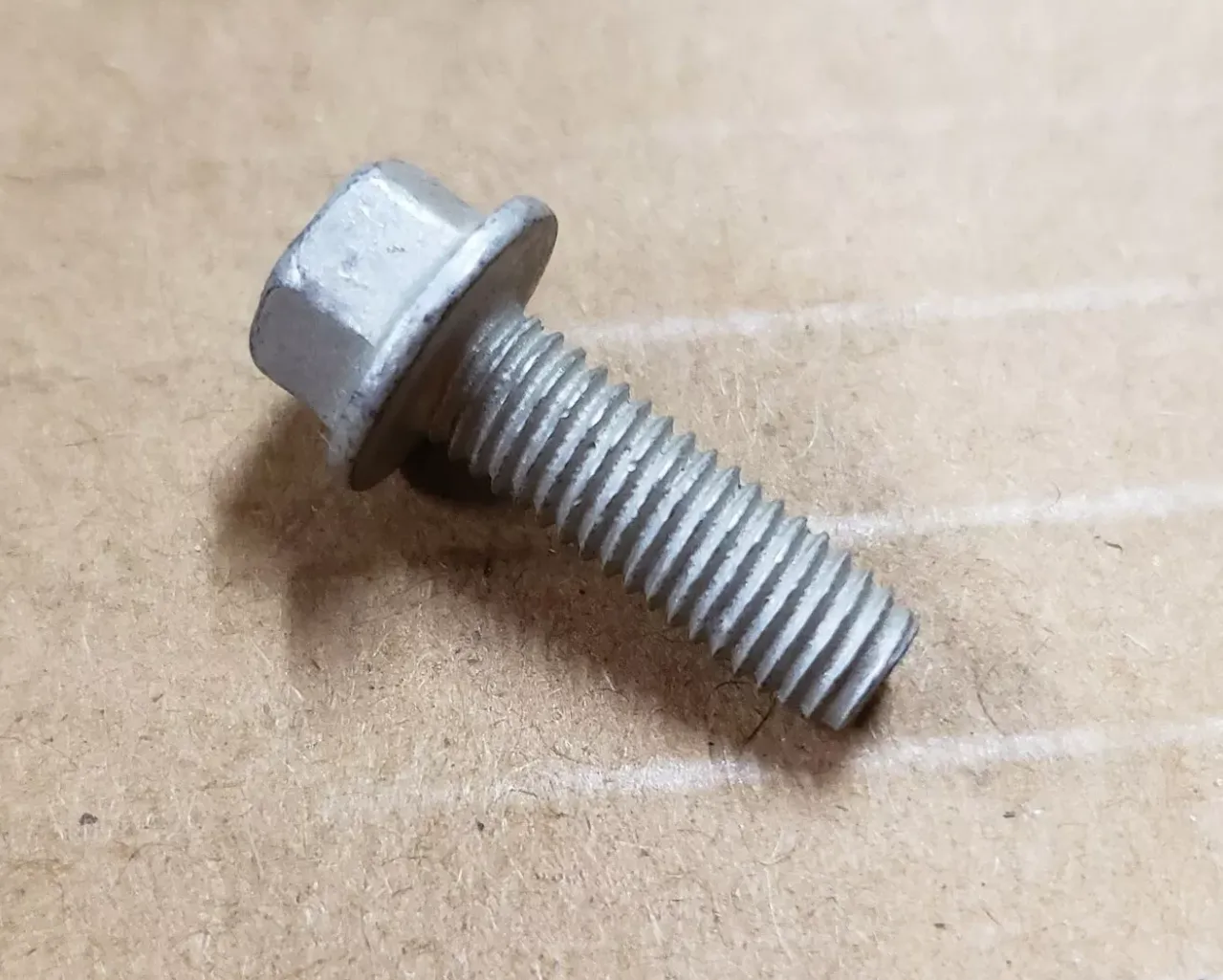 1476754-00-A Болт М5-08Х15 BOLT