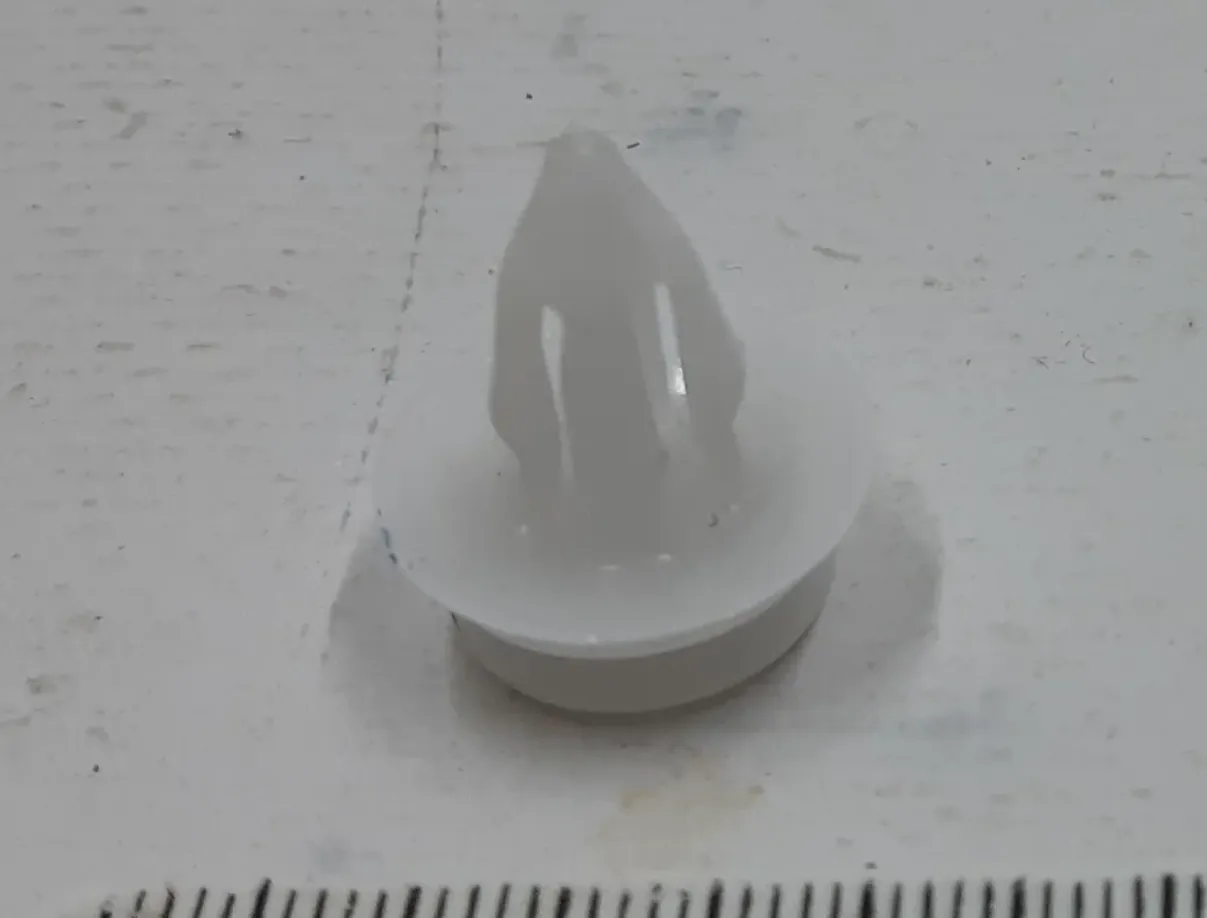 1016078-00-B Кріпильний кліпс для панелі товщиною 17–3 мм з отвором 7 мм — для всіх задніх панелей TRIM CLIP