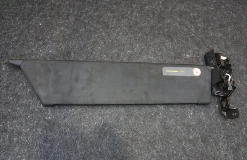 1949998-00-E Комплект сонцезахисного козирка — лівий бік  SUN VISOR ASSEMBLY – LEFT HAND