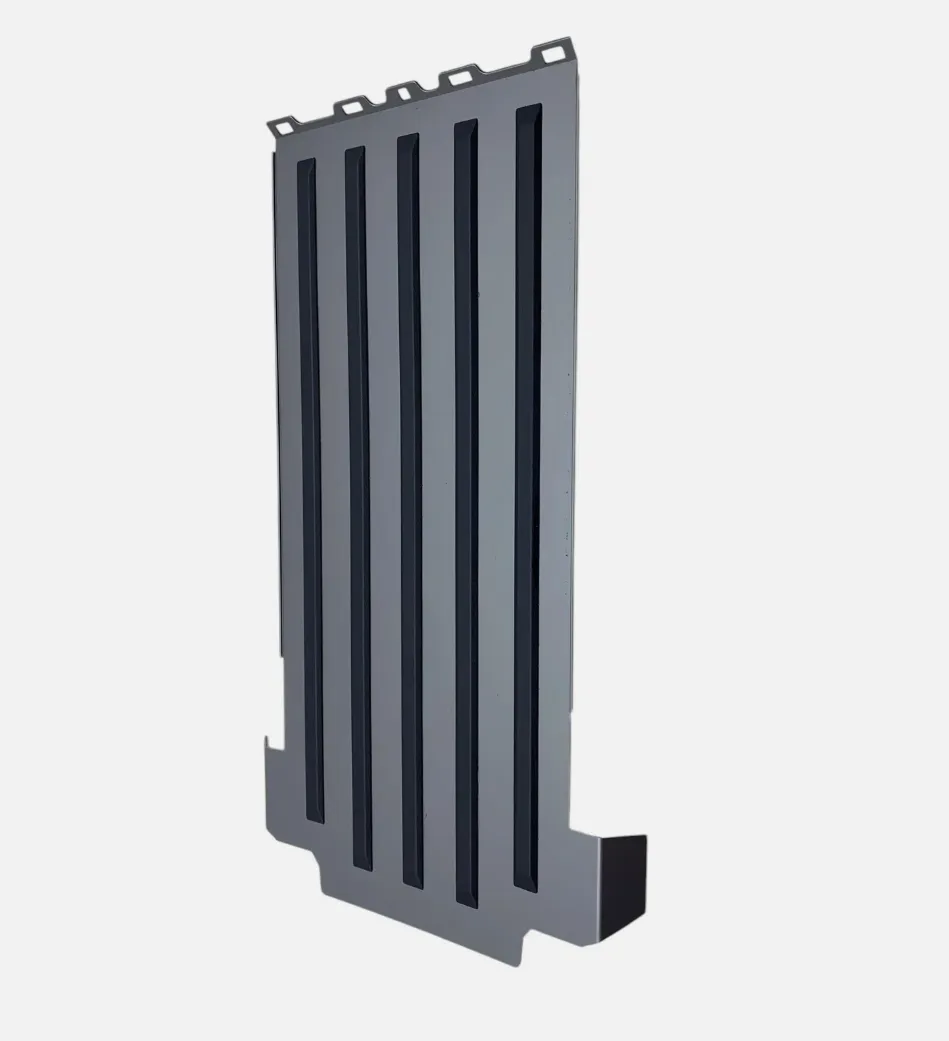 1977827-02-C Центральна підлогова накладка — нижня CENTER FLOOR TRIM – LOWER