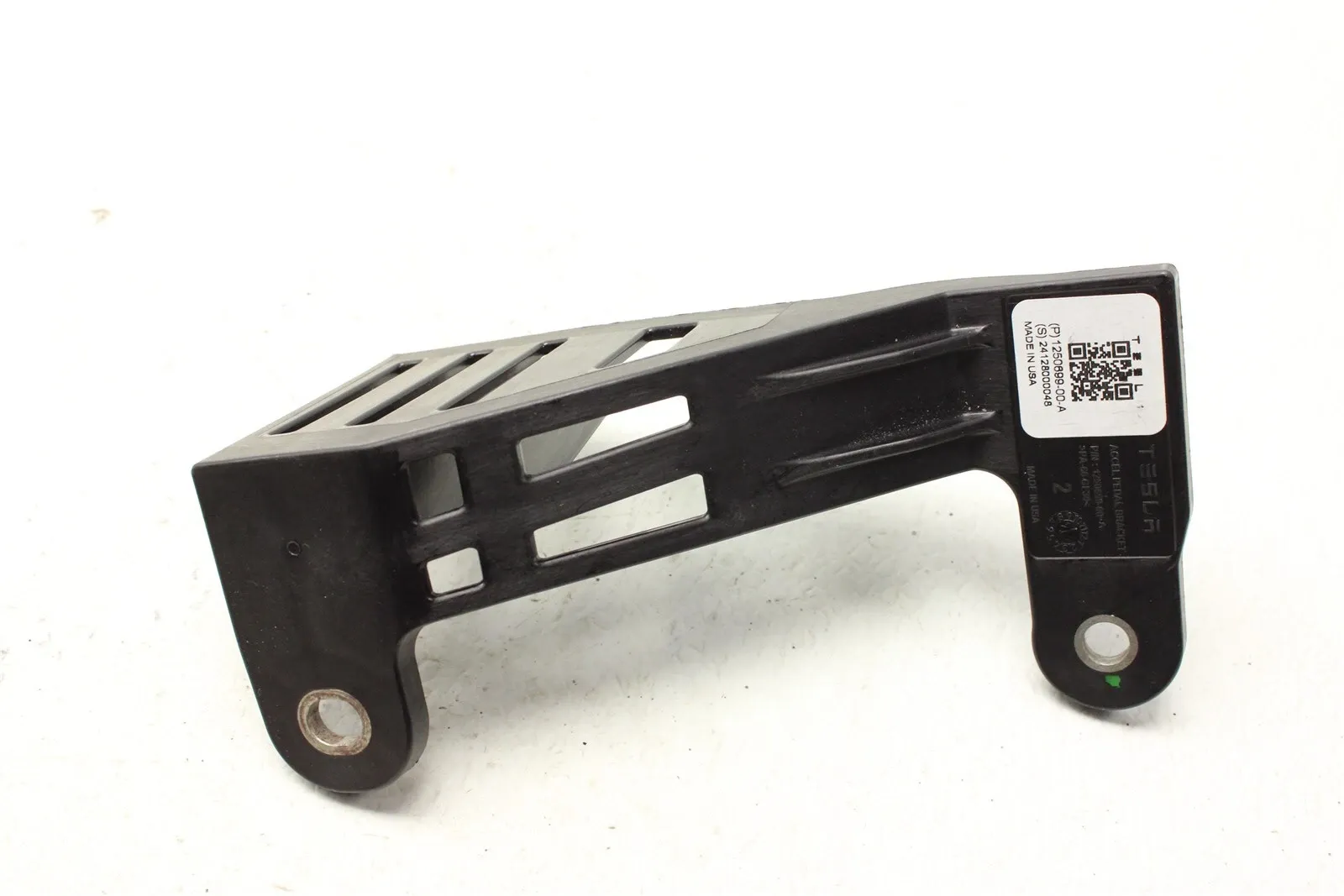 1250699-00-A Кронштейн кріплення педалі газу ACCELERATOR PEDAL SUPPORT BRACKET