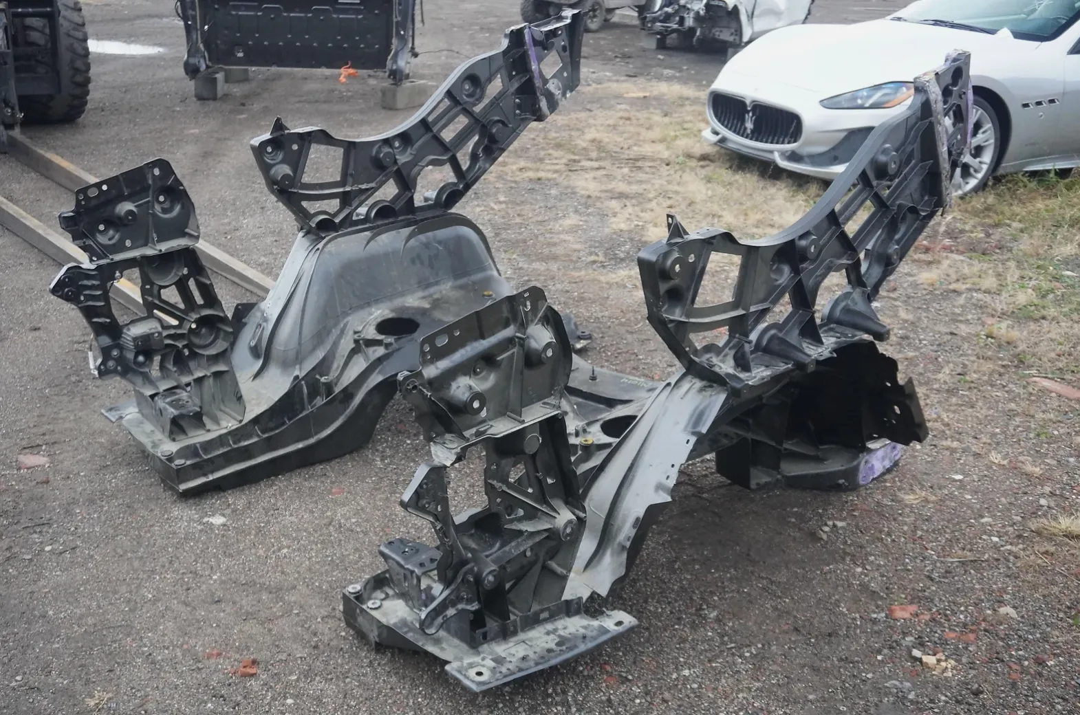 2128750-ST-A Збірка литої задньої нижньої частини кузова ASSEMBLY – CAST REAR UNDER BODY