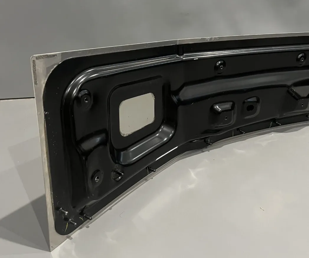 2045200-96-A Збірка облицювальної панелі переднього багажника ASSEMBLY – FRONT TRUNK FASCIA