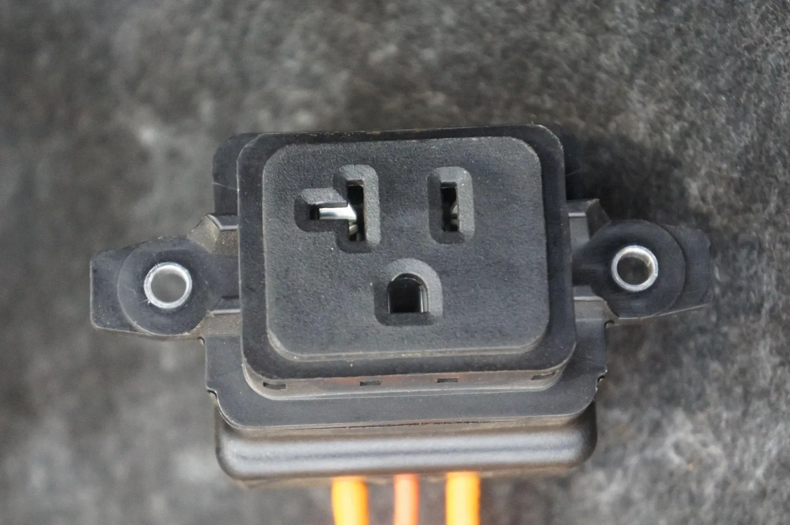 1901510-00-B Високовольтний джгут – виходи в салоні CABIN OUTLETS – HIGH VOLTAGE HARNESS