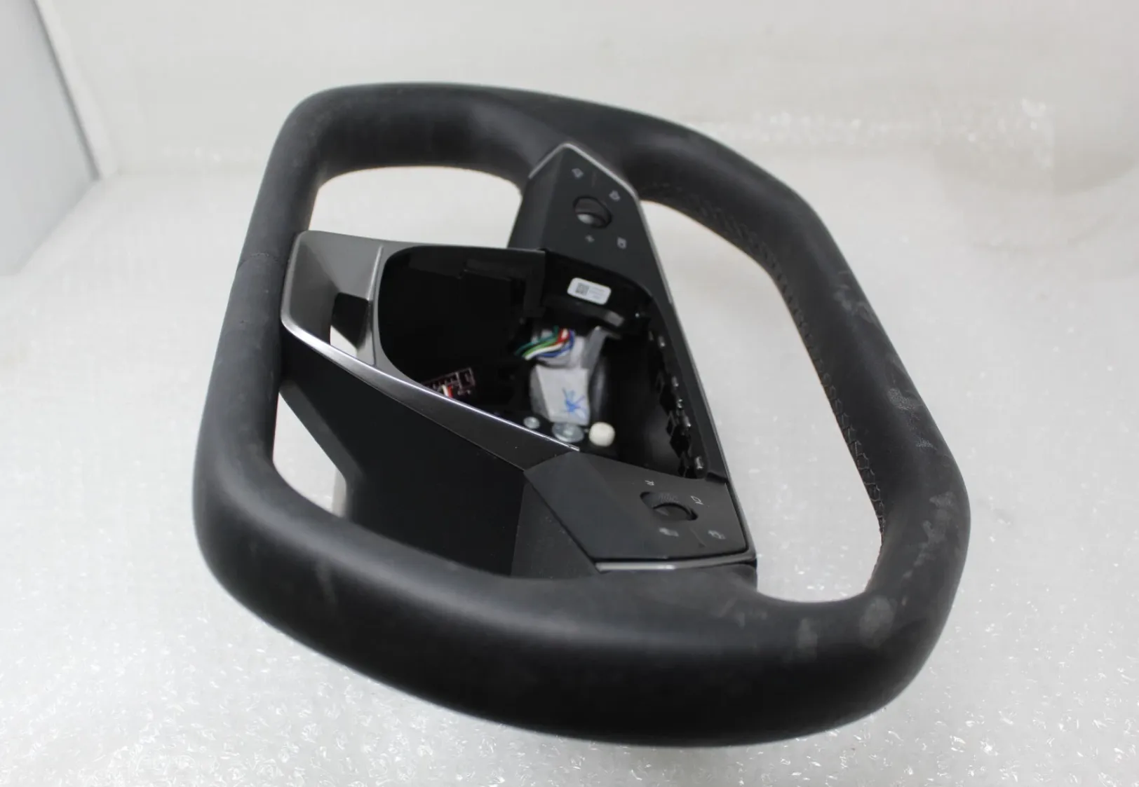 1692551-00-E Кермо PUR з підігрівом STEERING WHEEL PUR HEATED