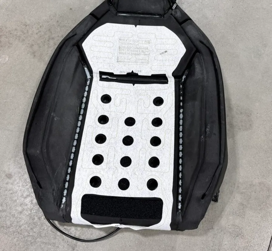 1681234-00-A Нагрівальний мат зовнішньої спинки сидіння першого ряду 1ST ROW OUTBOARD SEATBACK HEATER MAT