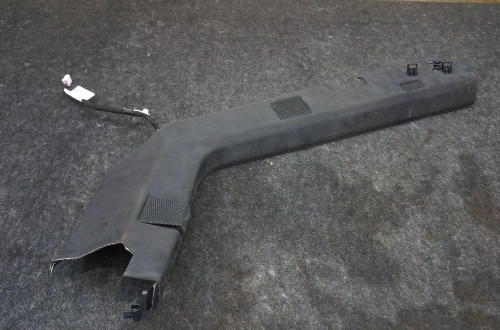 1905519-90-E Оздоблення верхньої частини передньої правої стійки (A-подібної) A-PILLAR UPPER TRIM RIGHT