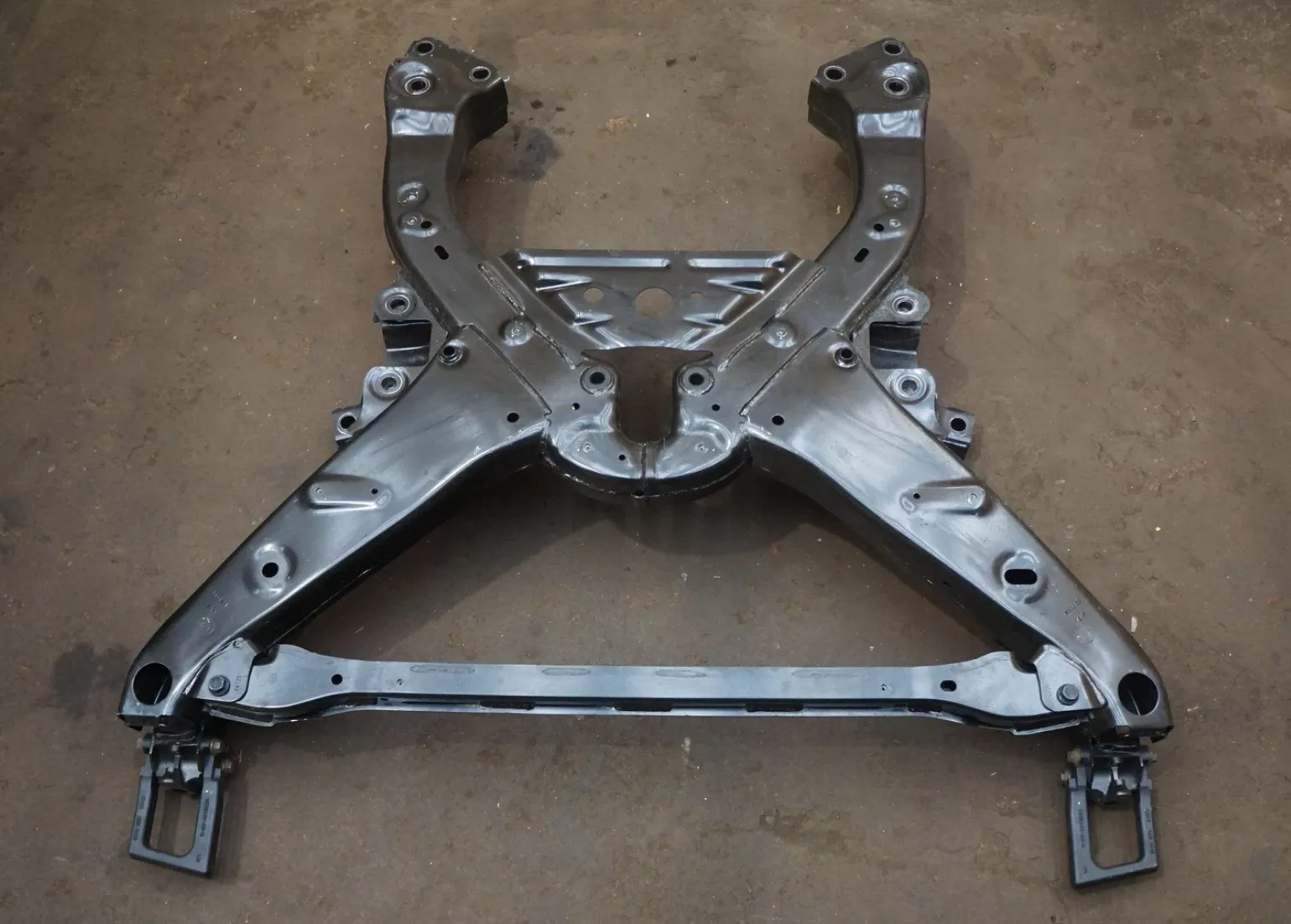 1250521-00-D Передній підрамник FRONT SUBFRAME