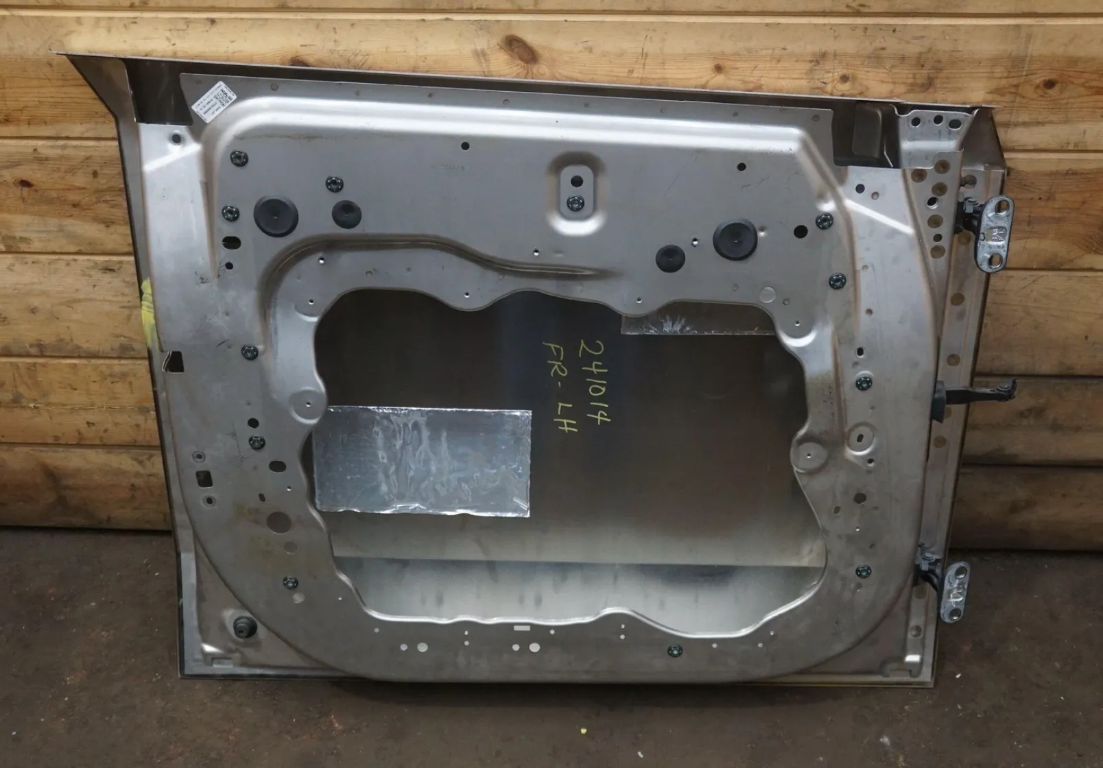 1814849-00-A Збірка лівих передніх дверей ASSEMBLY – FRONT DOOR – LEFT HAND