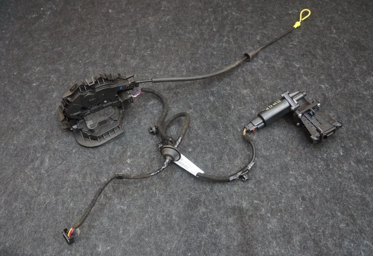 1852219-00-D Засувка (замок) задніх правих дверей DOOR LATCH – REAR RIGHT HAND