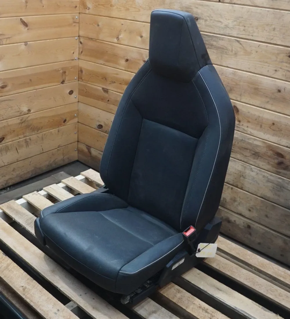 4098762-T1-A Збірка сидіння першого ряду для автомобіля з кермом зліва праве чорного кольору FIRST ROW SEAT ASSEMBLY – LEFT HAND DRIVE – RIGHT HAND – BLACK