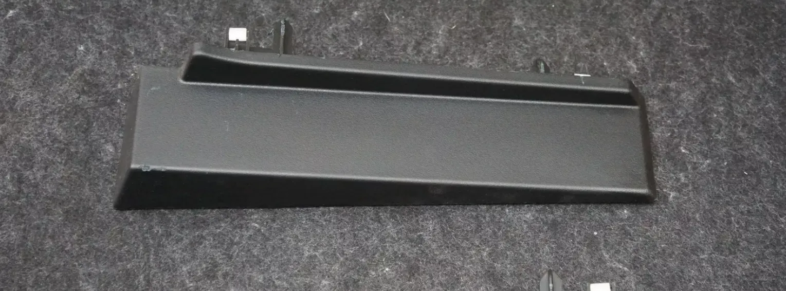 1907624-00-C Права збірка декоративної накладки заднього скла BACKLITE APPLIQUE ASSEMBLY – RIGHT HAND
