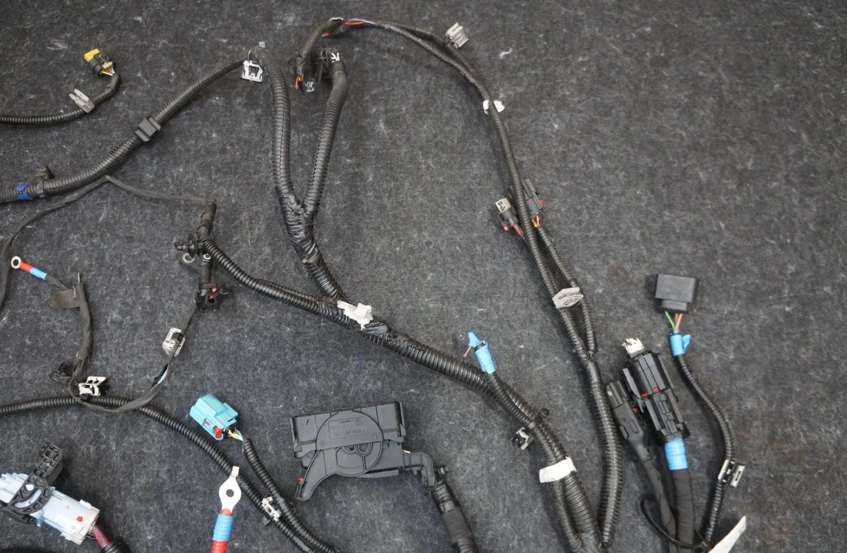 2812969-00-B Жгут лівого переднього багажника HARNESS-LEFT FRUNK