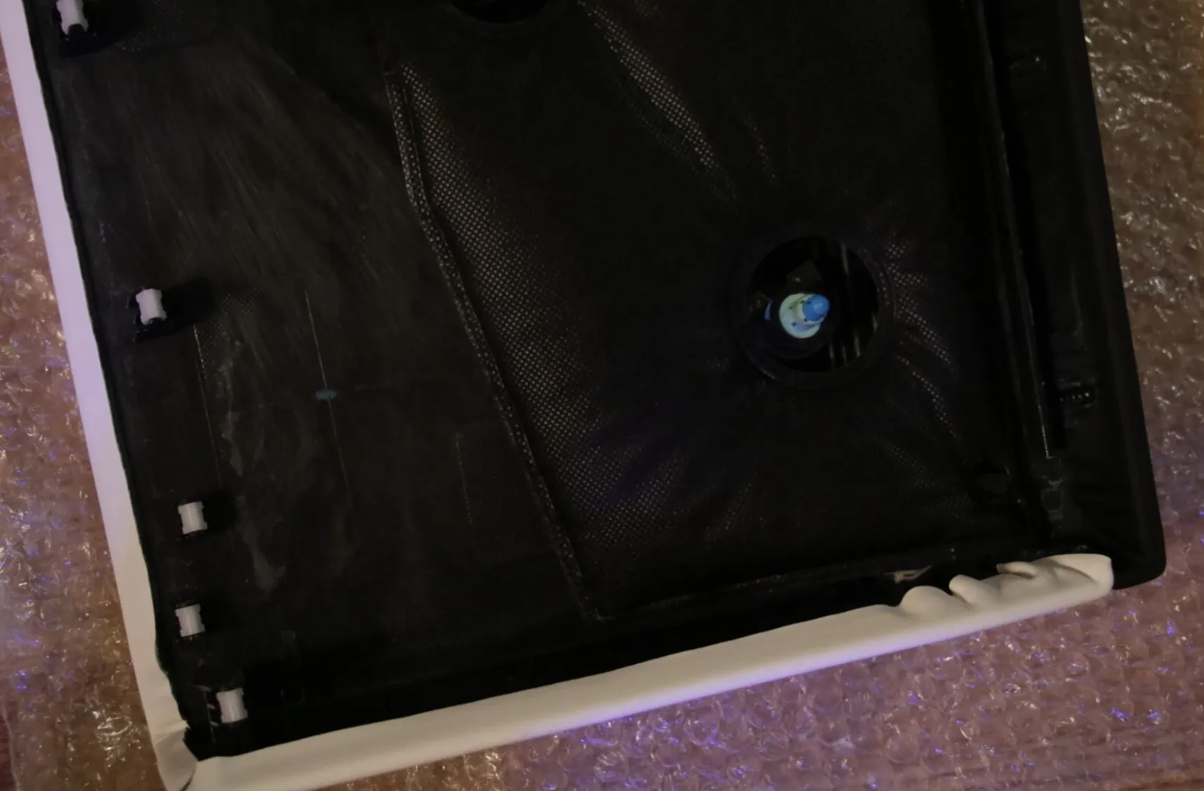 1820495-05-E Поясний молдинг — білий — задній права сторона BELTLINE ASSEMBLY – WHITE – REAR RIGHT HAND