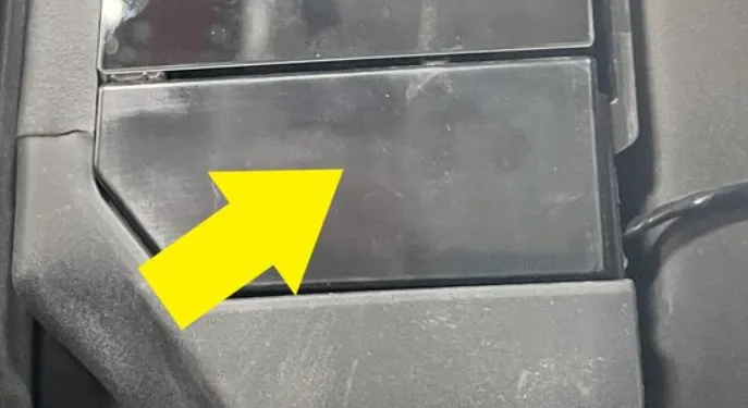 1848583-00-D Ліва заглушка аплікації C-стійки кузова C PILLAR APPLIQUE CLOSEOUT – LEFT HAND