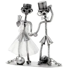 Hochzeitsgeschenk zwei Schraubenmännchen als Brautpaar Hochzeitsgeschenk zwei Schraubenmännchen als Brautpaar