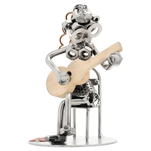 Schraubenmännchen Frau mit Holzgitarre Schraubenmännchen Frau mit Holzgitarre