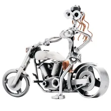 Schraubenfrau - Lady auf Motorrad Schraubenfrau - Lady auf Motorrad