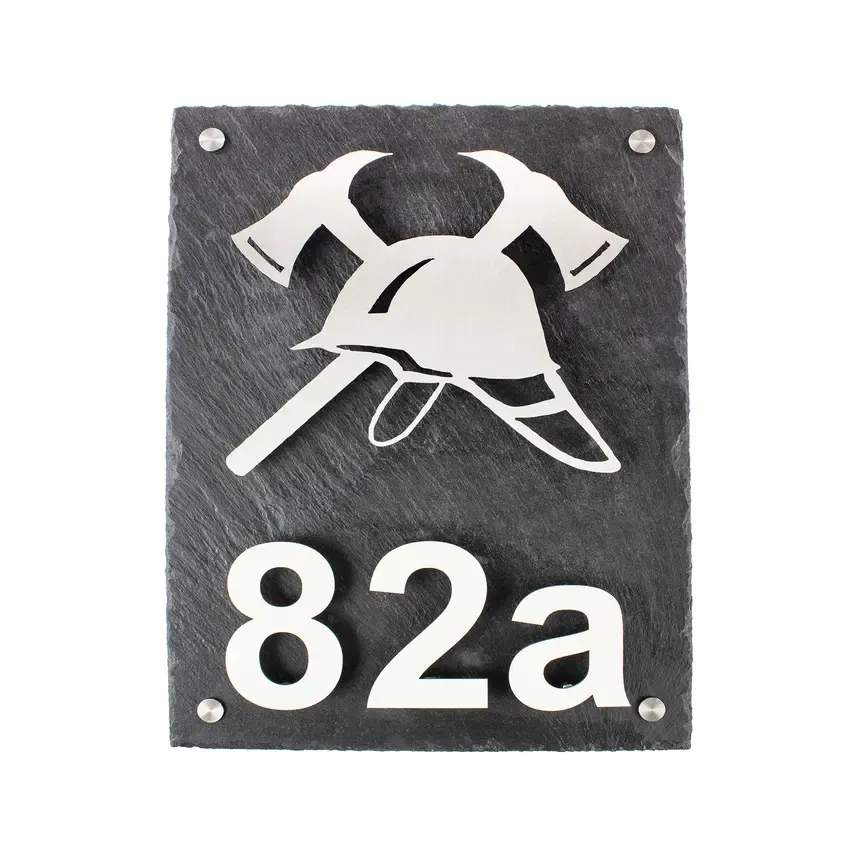 Geschenk für Feuerwehrleute - Edelstahl auf Schiefer – mit Helm und Axt Geschenk für Feuerwehrleute - Edelstahl auf Schiefer – mit Helm und Axt