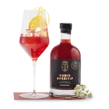 Alkoholfreier Rubin Aperitif Alkoholfreier Rubin Aperitif