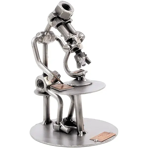 Schraubenmännchen Laborant mit Mikroskop Schraubenmännchen Laborant mit Mikroskop