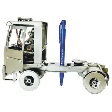 Modell Trucker als Stiftehalter Modell Trucker als Stiftehalter
