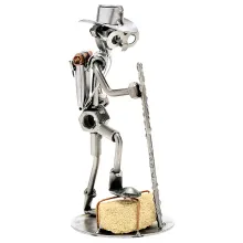 Schraubenmännchen Wanderer mit Stock und Rucksack Schraubenmännchen Wanderer mit Stock und Rucksack