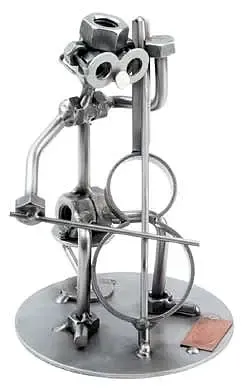 Schraubenmännchen mit Cello Schraubenmännchen mit Cello