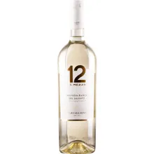 Varvaglione 12 e mezzo Malvasia del Salento Varvaglione 12 e mezzo Malvasia del Salento