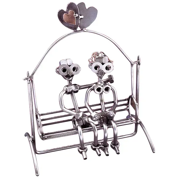 Schraubenmännchen Liebespaar auf Hollywoodschaukel Schraubenmännchen Liebespaar auf Hollywoodschaukel