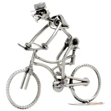 Schraubenmännchen mit Mountainbike Schraubenmännchen mit Mountainbike