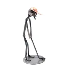 Metallmann Golfer beim Abschlag mit dem Putter - Wired Line Metallmann Golfer beim Abschlag mit dem Putter - Wired Line