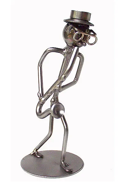 Metallmann Saxophonist - Wired Line Metallmann Saxophonist - Wired Line