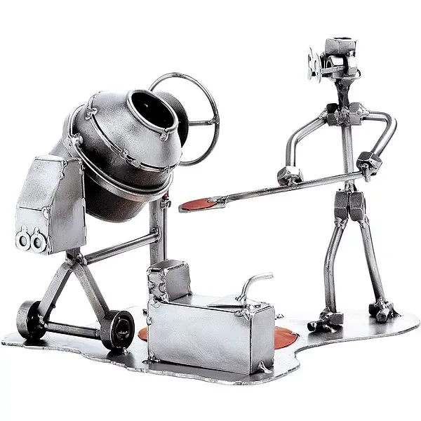 Schraubenmännchen Betonbauer oder Maurer mit Mischmaschine Schraubenmännchen Betonbauer oder Maurer mit Mischmaschine