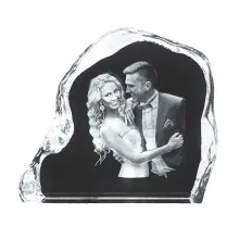 Ansprechendes Glasfoto mit Ihrem Hochzeitsbild in 3D Optik Ansprechendes Glasfoto mit Ihrem Hochzeitsbild in 3D Optik